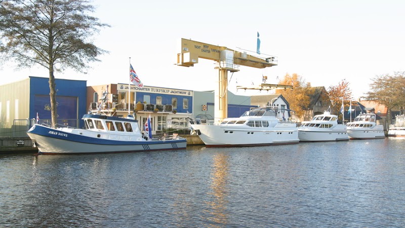 Turfskip Jachtcharter