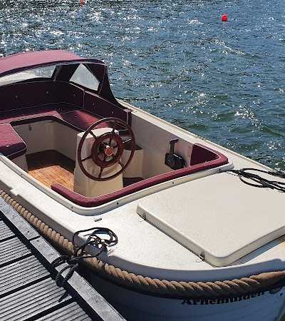 Watersportbedrijf de Arne (Winkel/kraan) foto 3