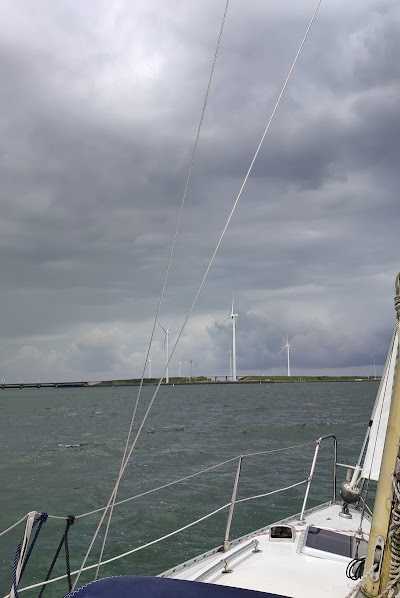 Watersportbedrijf de Arne (Winkel/kraan) foto 4