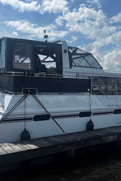 Yachts4U Yachtcharter foto 2