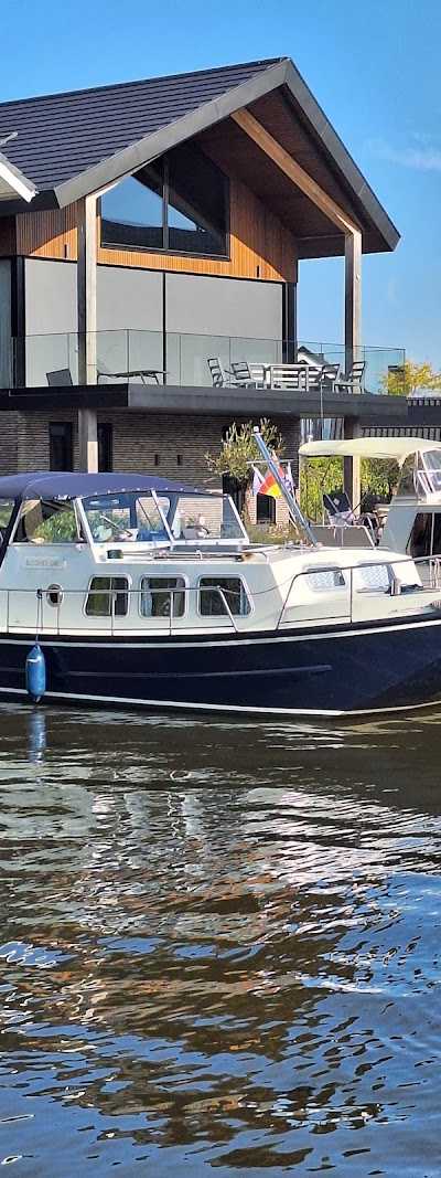 Holiday Boatin - Doerak Sneek foto 2