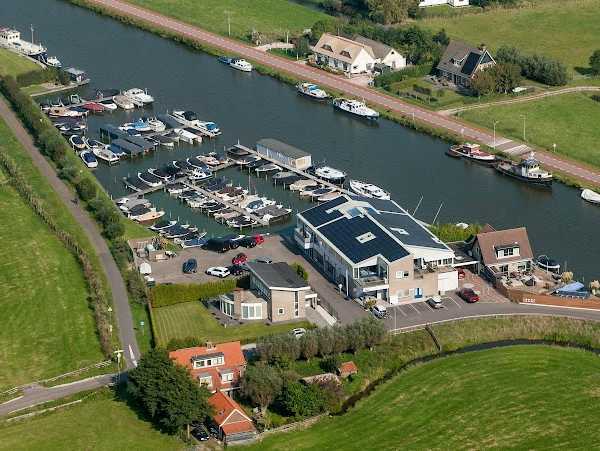 Jachthaven van der Meer