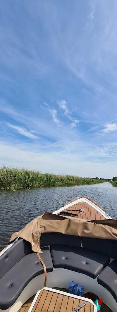 Sloepverhuur De Uilenburg | sloeptehuur.nl | Sloep huren in Friesland foto 2