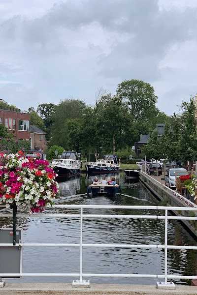 Sloepverhuur De Uilenburg | sloeptehuur.nl | Sloep huren in Friesland foto 3