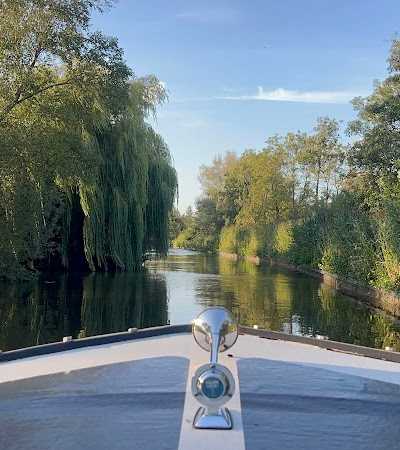 Sloepevenementen sloepverhuur aan de vecht bootverhuur bbq boot loosdrecht foto 2