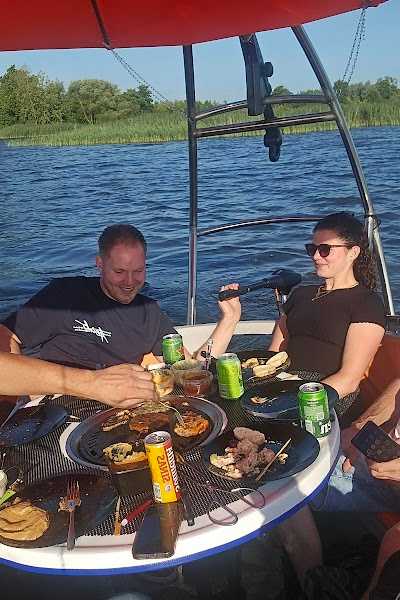 De BBQ Boot - BBQ boot huren Friesland foto 2