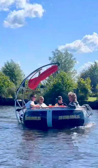 De BBQ Boot - BBQ boot huren Friesland foto 3