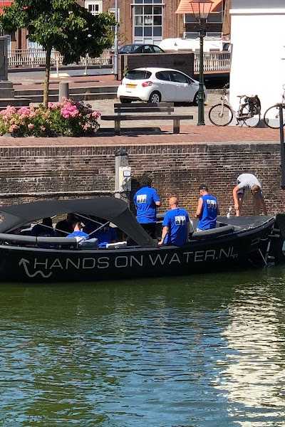 Hands on Water foto 3