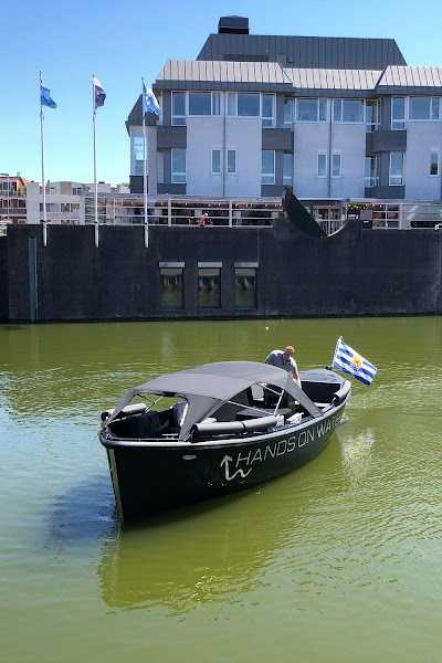 Hands on Water foto 4