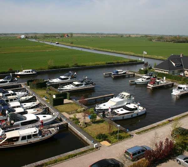 Sloepverhuur Weerribben JachthavenOssenzijl