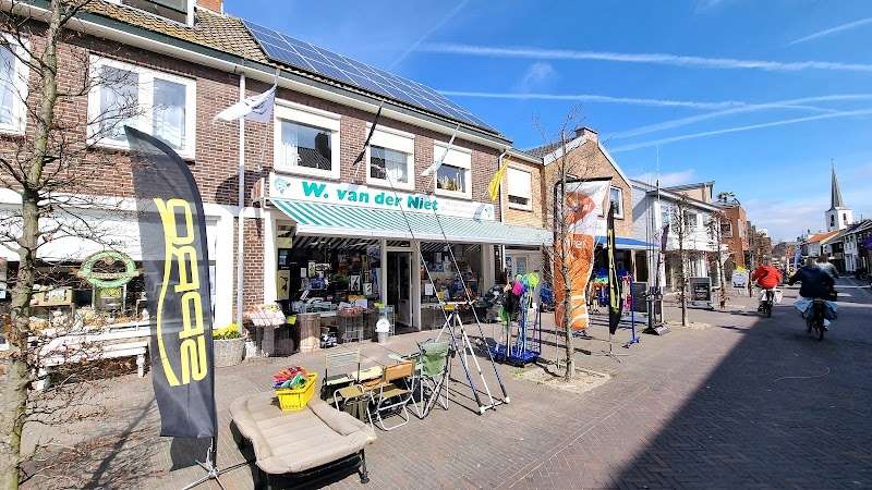 Hengelsport en Dierenspeciaalzaak W van der Niet