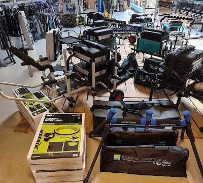 Voorhuis hengelsport- dierenspeciaalzaak foto 3