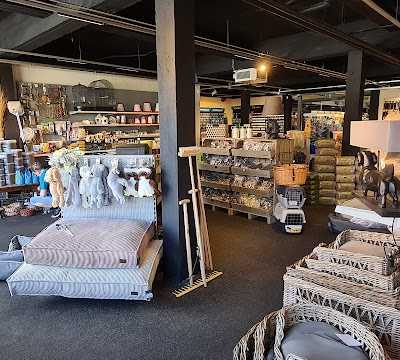 Voorhuis hengelsport- dierenspeciaalzaak foto 4